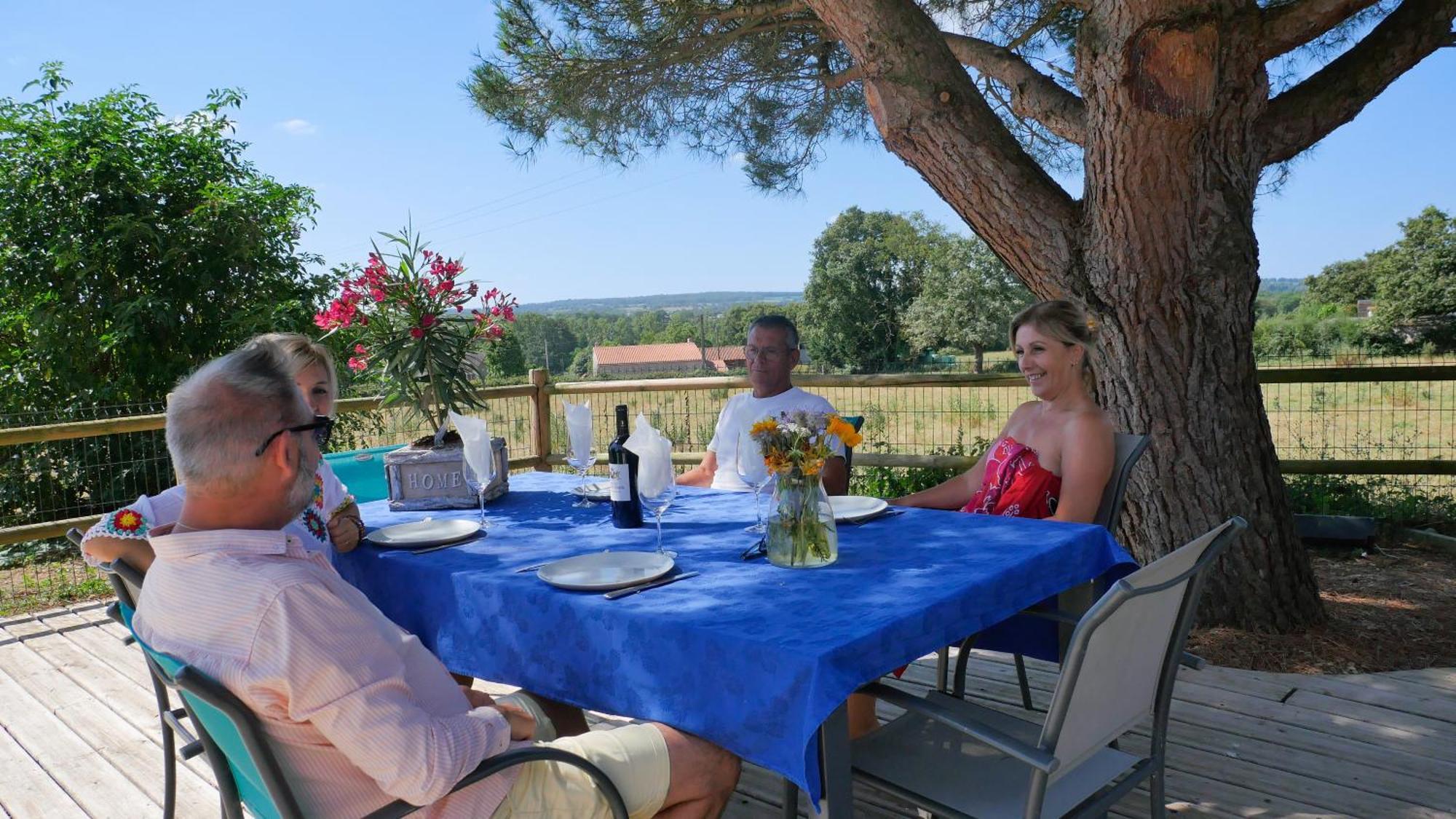 Les Gites De Bellevue Nueil-sous-les-Aubiers Extérieur photo